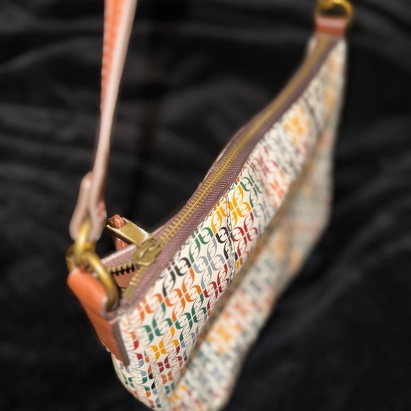 Fossil Brown Shoulder Bag with Classic Leather Accents - Picture 5 of 8